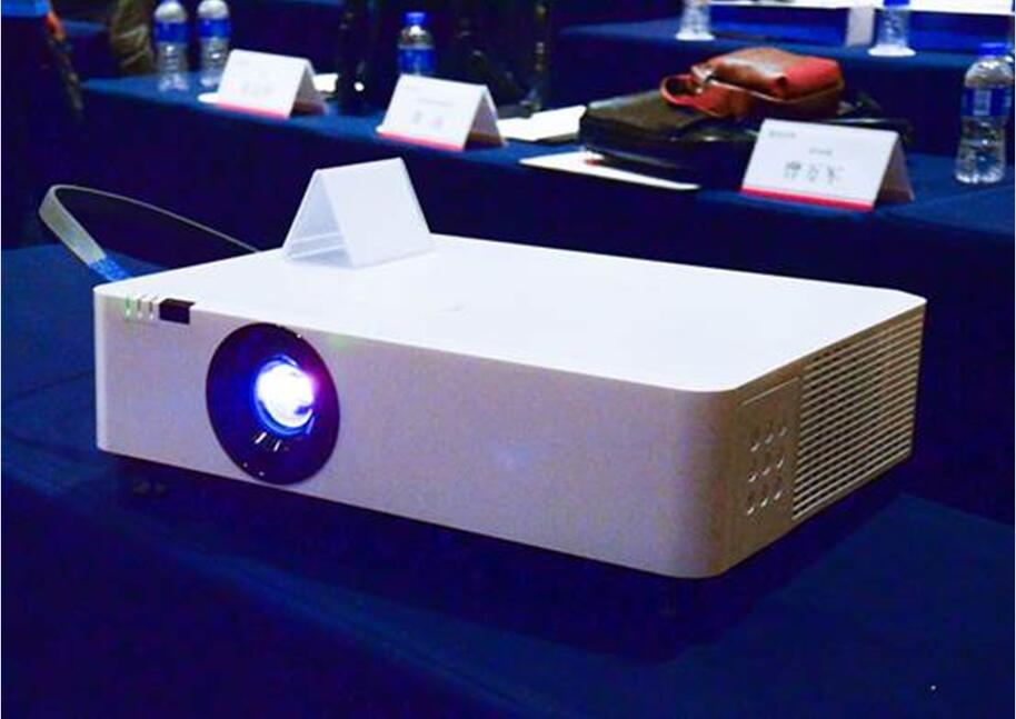 攜手飛利浦 英士發(fā)布了兩款HLD光源投影機(jī) 攜手飛利浦 英士發(fā)布了兩款HLD光源投影機(jī)