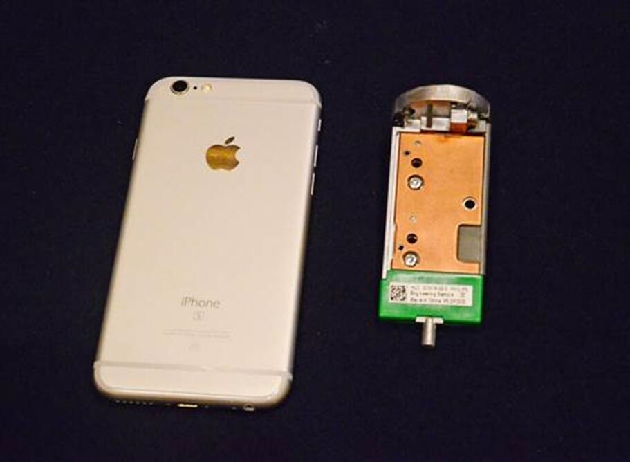 攜手飛利浦 英士發(fā)布了兩款HLD光源投影機(jī) 攜手飛利浦 英士發(fā)布了兩款HLD光源投影機(jī)